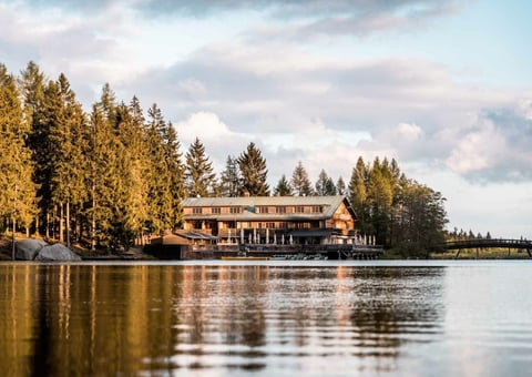 Fewer emails, shorter queues: what a PMS-connected Guest App changed at Hotel am Fichtelsee