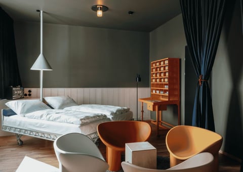 Smooth Check-In. Higher Conversion. Better Guest Experience.