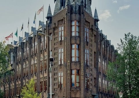 Grand Hotel Amrâth Amsterdam boosts upsell revenue by 284% with Oaky’s Front Desk Upselling