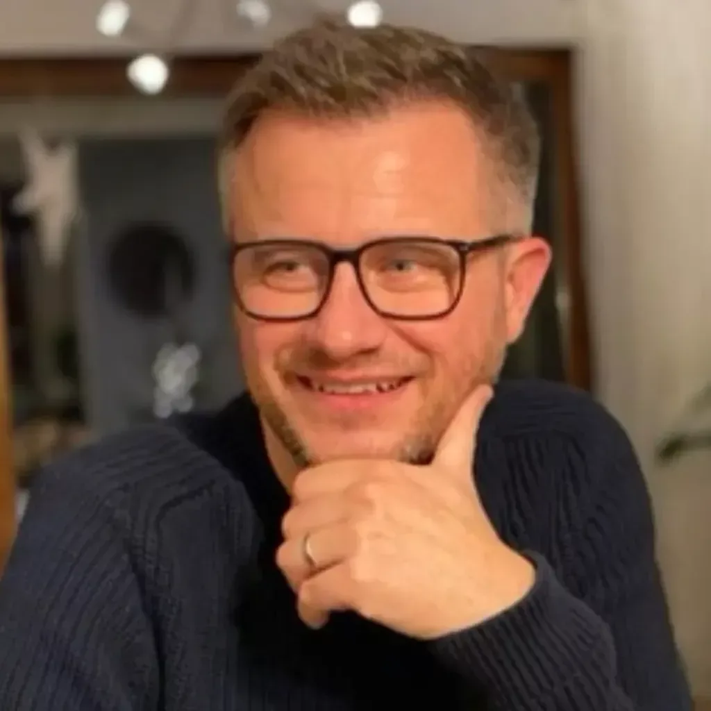default-avatar.png