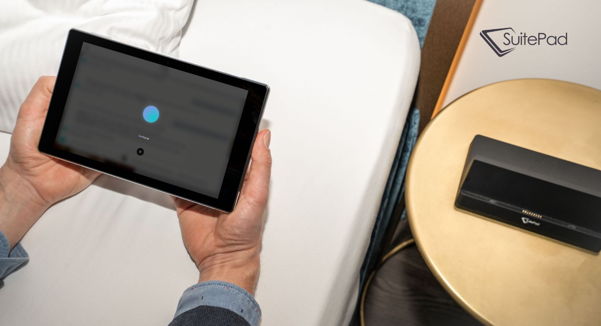SuitePad lanza SuitePad AI para mejorar el servicio a los huéspedes en la habitación y reducir la carga de trabajo del personal.