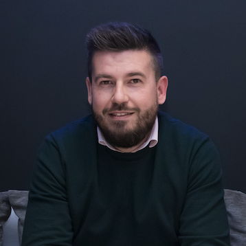 /images/default-avatar.png