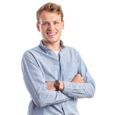 /images/default-avatar.png
