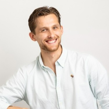 /images/default-avatar.png