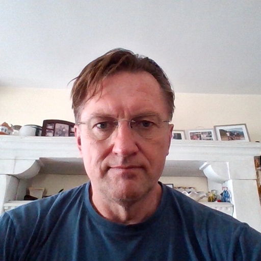 /images/default-avatar.png
