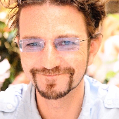 /images/default-avatar.png