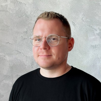 /images/default-avatar.png