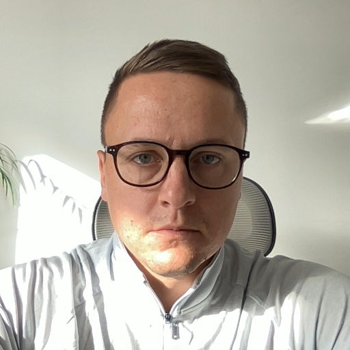 /images/default-avatar.png