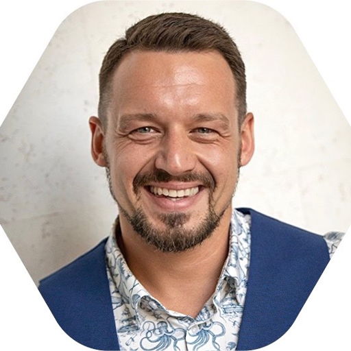 /images/default-avatar.png