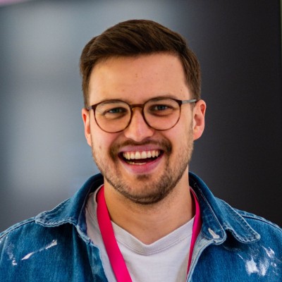 /images/default-avatar.png