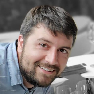 /images/default-avatar.png