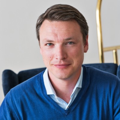 /images/default-avatar.png